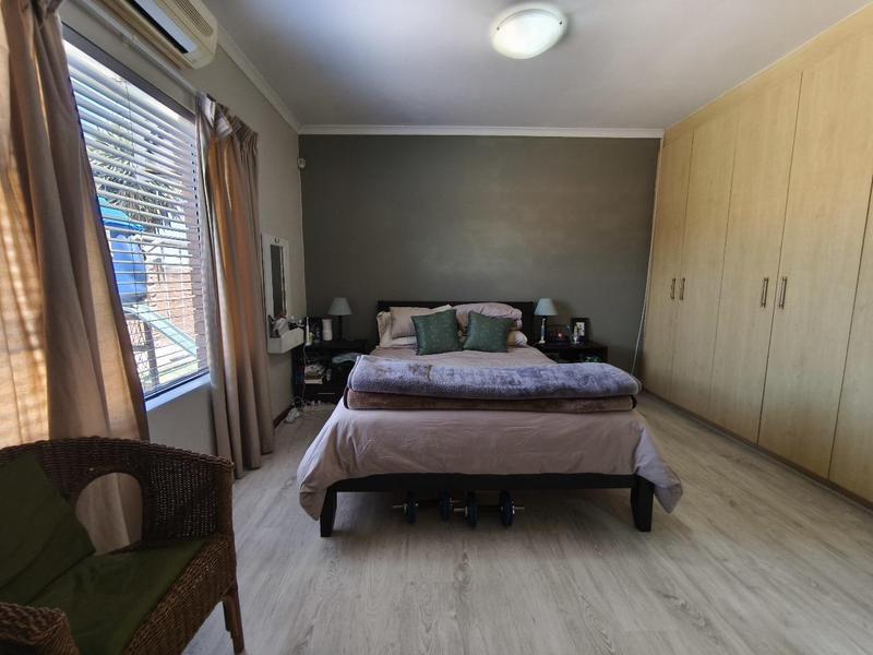 4 Bedroom Property for Sale in Protea Heights Western Cape